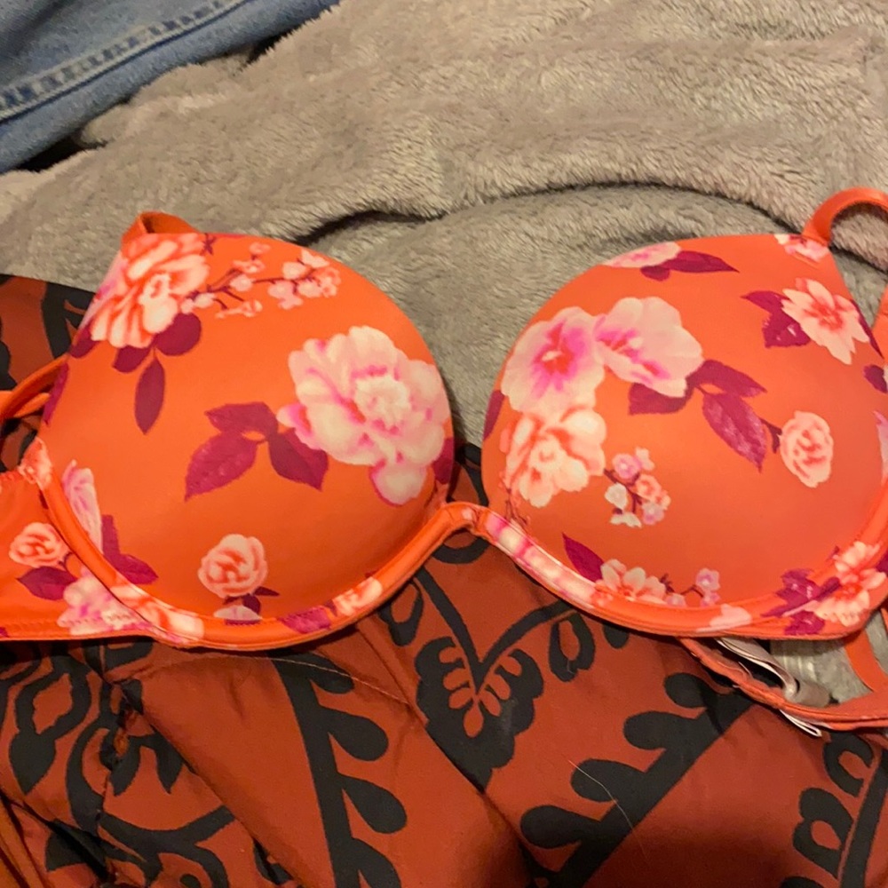 Pink by Victoria secrets 34b push up bra